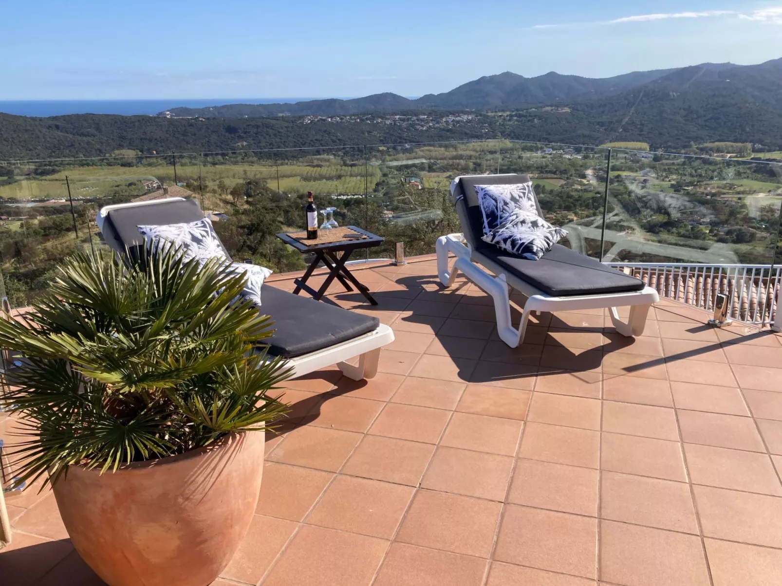 Gemütliches Ferienhaus mit Pool und Meerblick-Inside