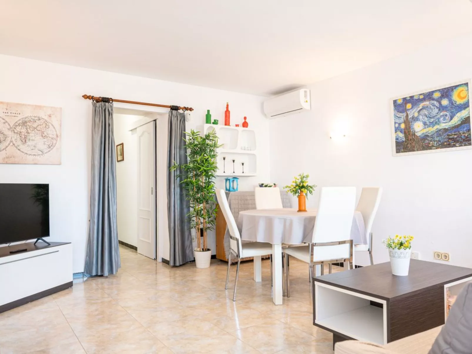 Mar de Plata in Alcúdia nur 5 Minuten vom Strand-Drinnen