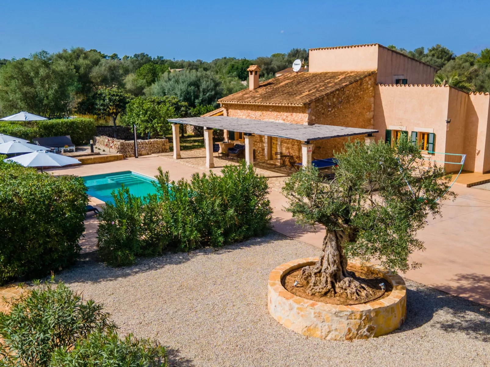 Stilvolle, top-moderne, traumhafte Finca in Sineu-Inside