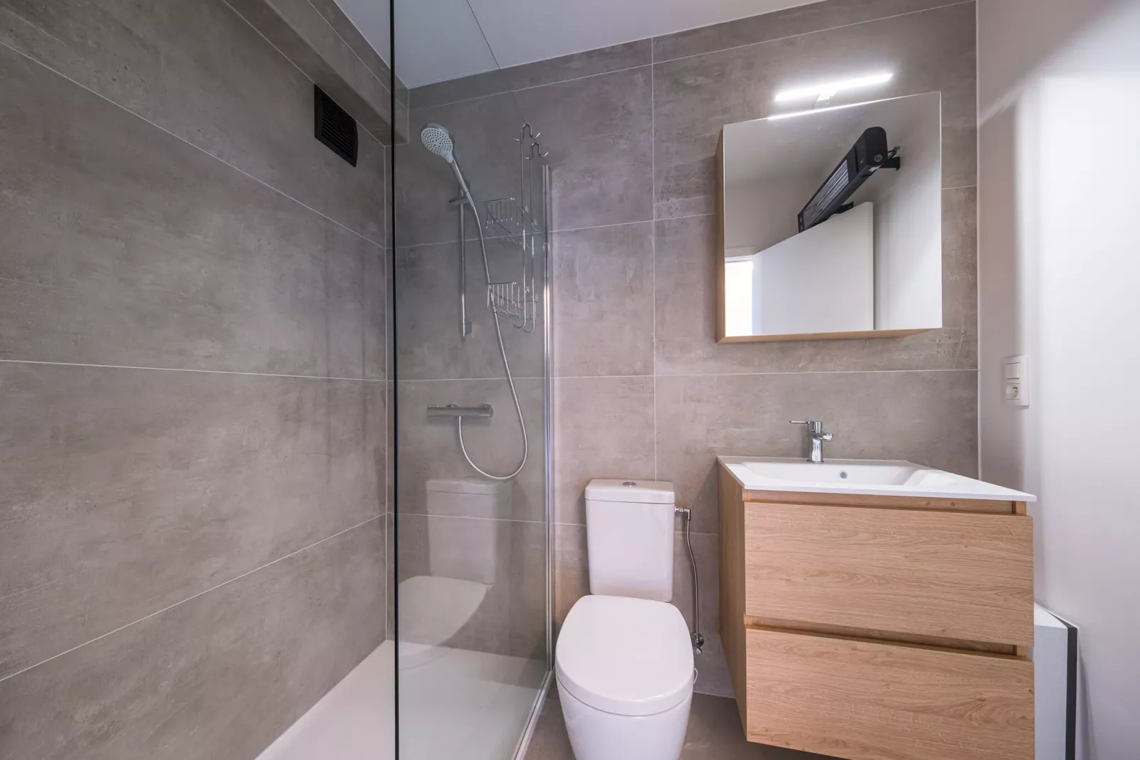 Emperador 0401-Bathroom