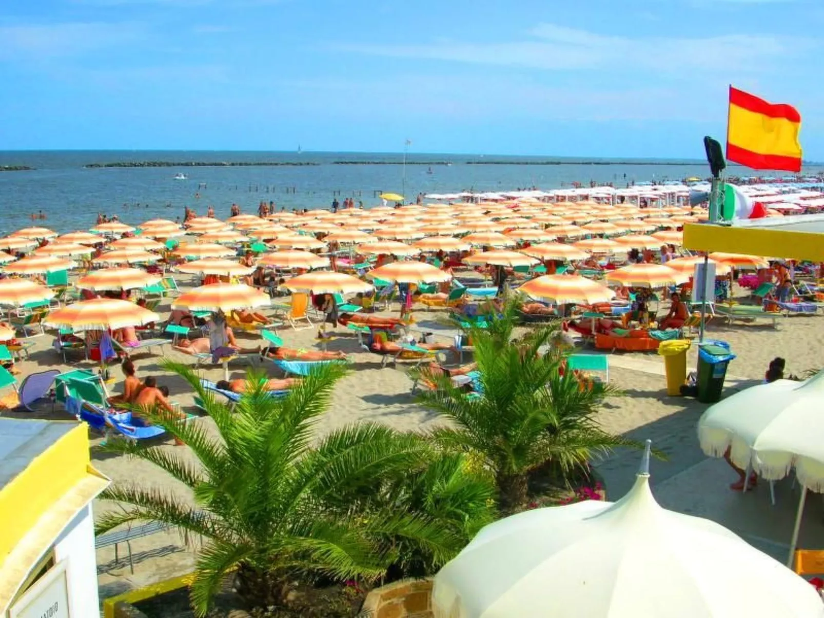 3-Zimmer-Villa, Erdgeschoss, 2 Gärten, Klima-Inside