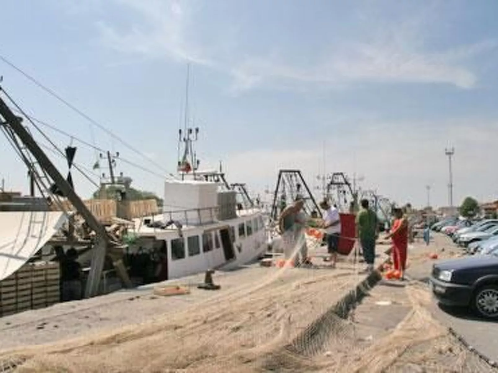 In Lido Di Spina mit Möbliertem Balkon-Dehors