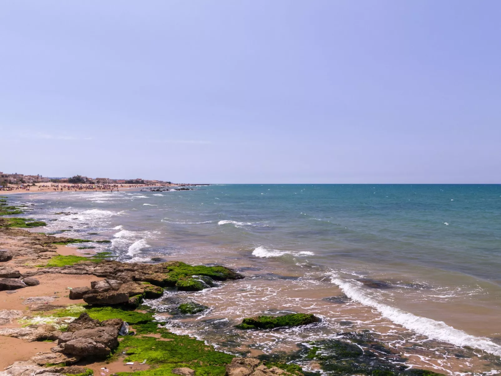 Appartement in Donnalucata mit Möblierter Terrasse und Meerblick-Drinnen