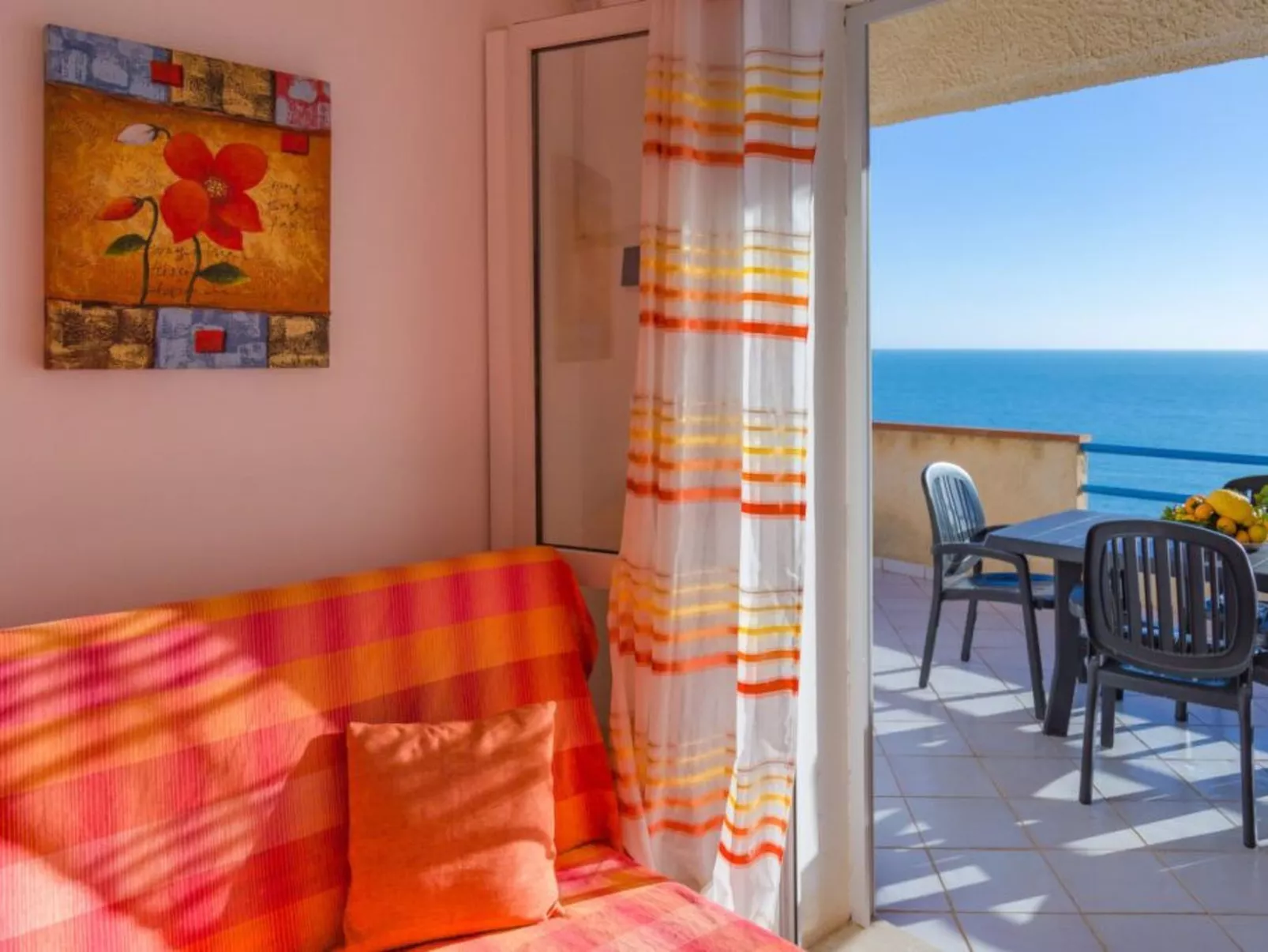 Ruhige Ferienwohnung in Sciacca mit Grill und Terrasse und Meerblick-Inside