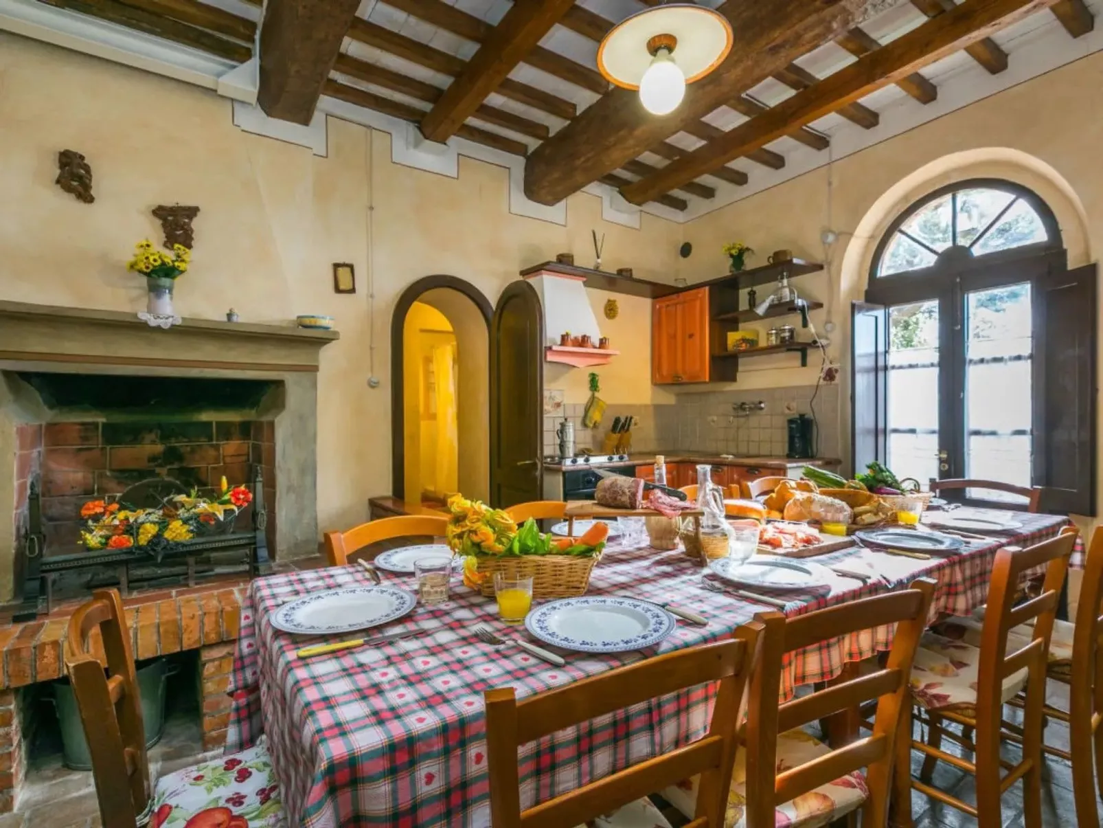 Zweizimmerwohnung mit Schwimmbad und Garten zur alleinigen Nutzung-Drinnen