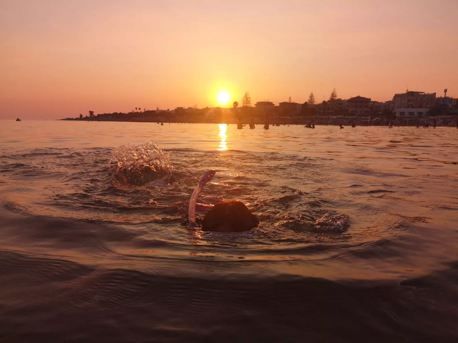 Schöner, neuer und zentraler Bungalow direkt am Sandstrand auf Sizilien-Dedans