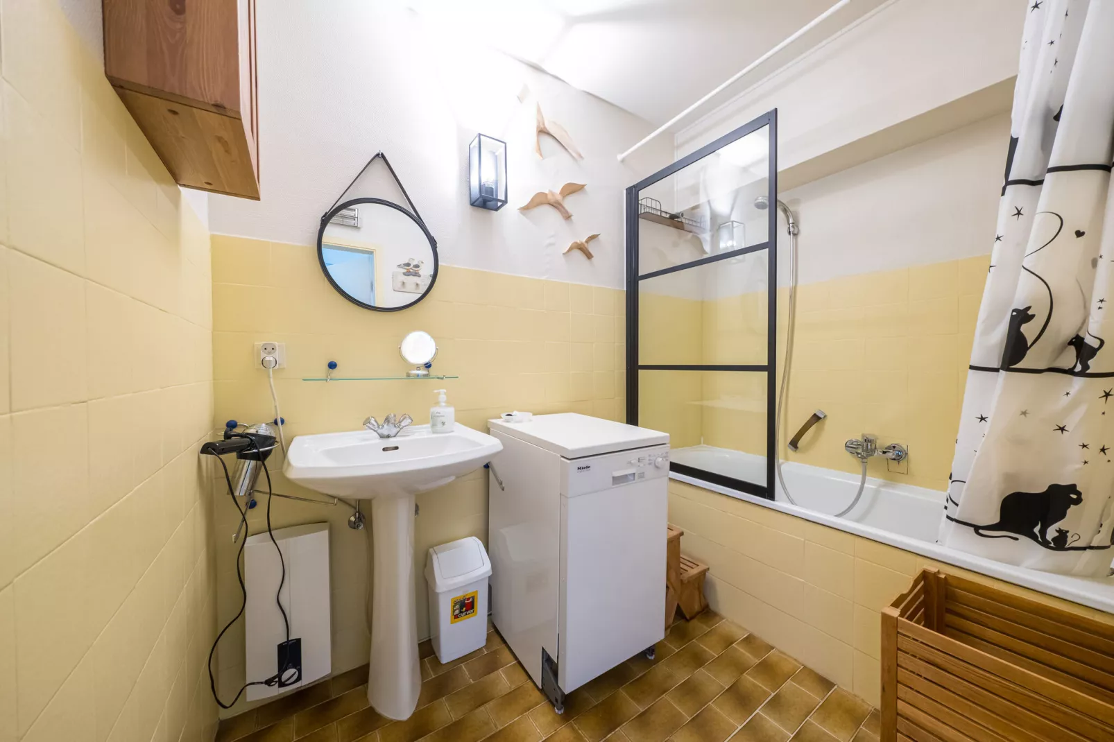 Darwin II 0101-Bathroom