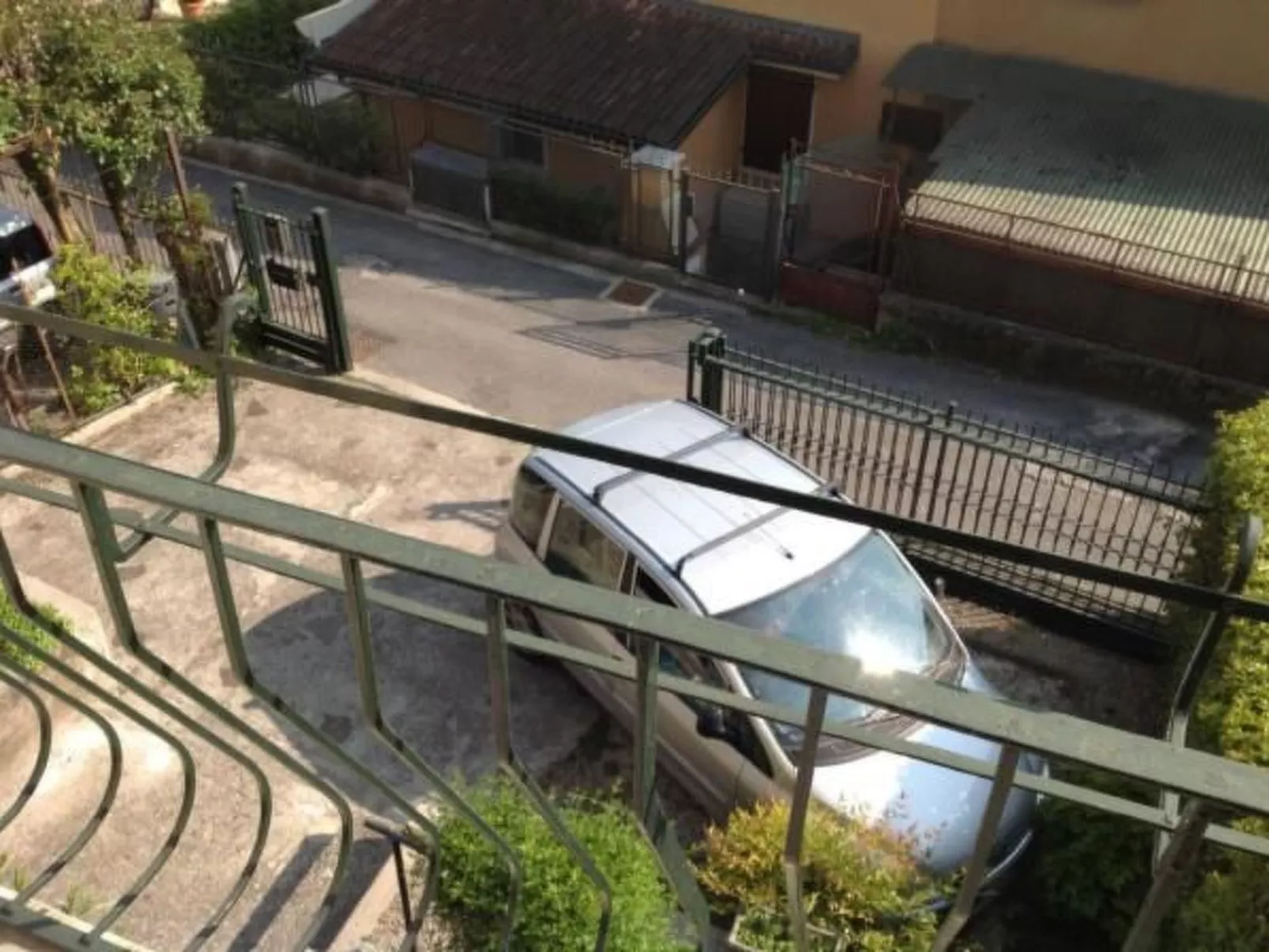 In Salò mit Grill, Terrasse und Garten-Drinnen