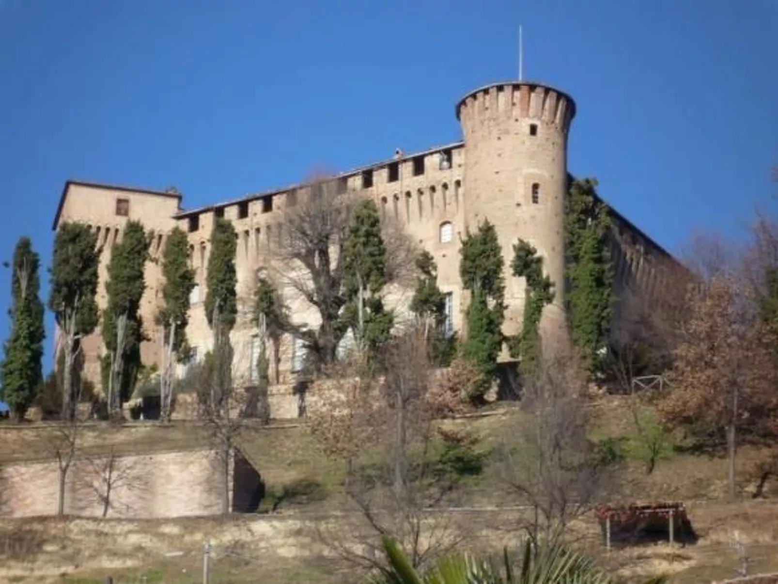 In Verduno mit Gemeinschaftspool-Dehors