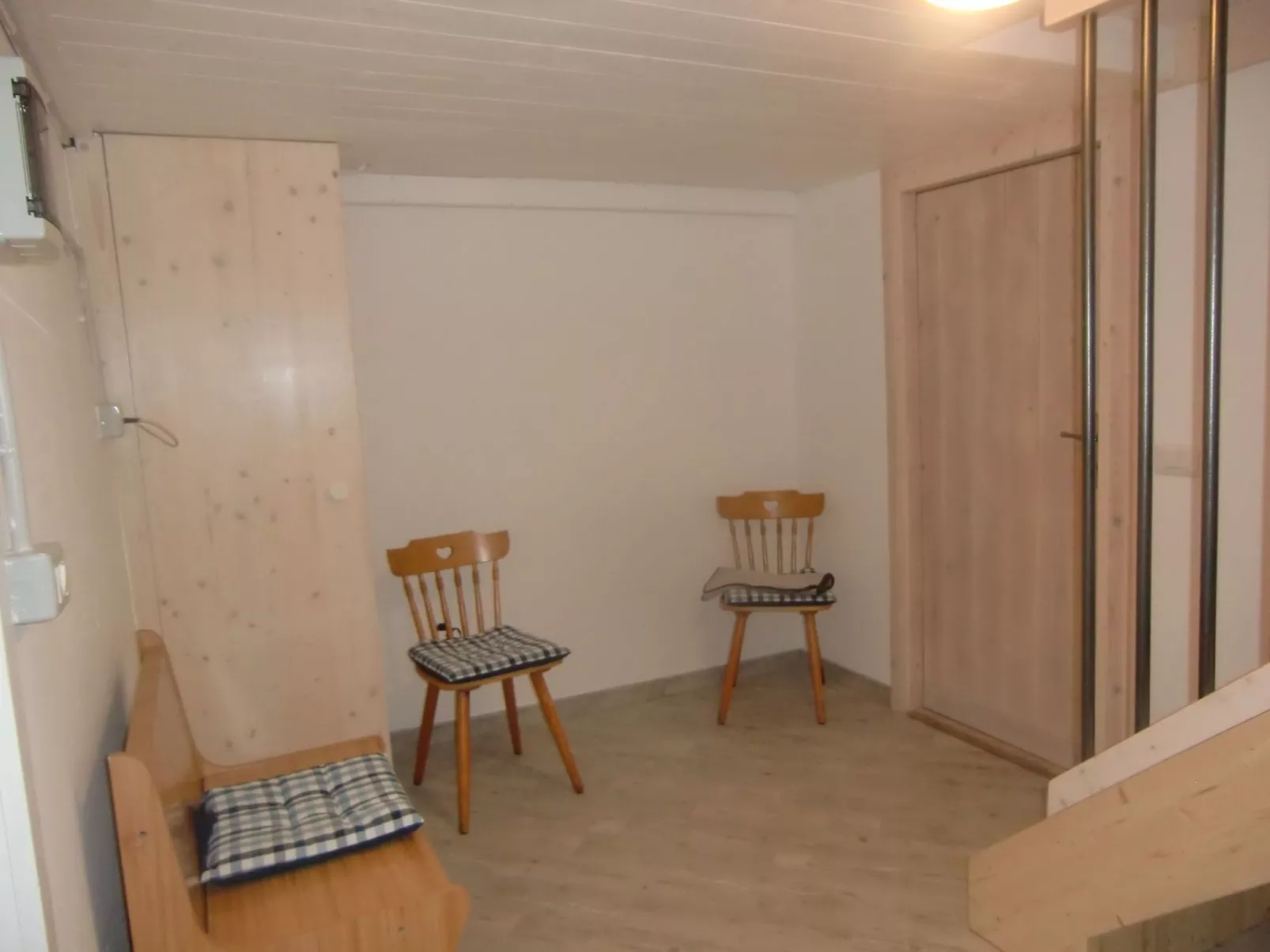 Freistehendes Haus mit Veranda mit Seeblick-Dedans