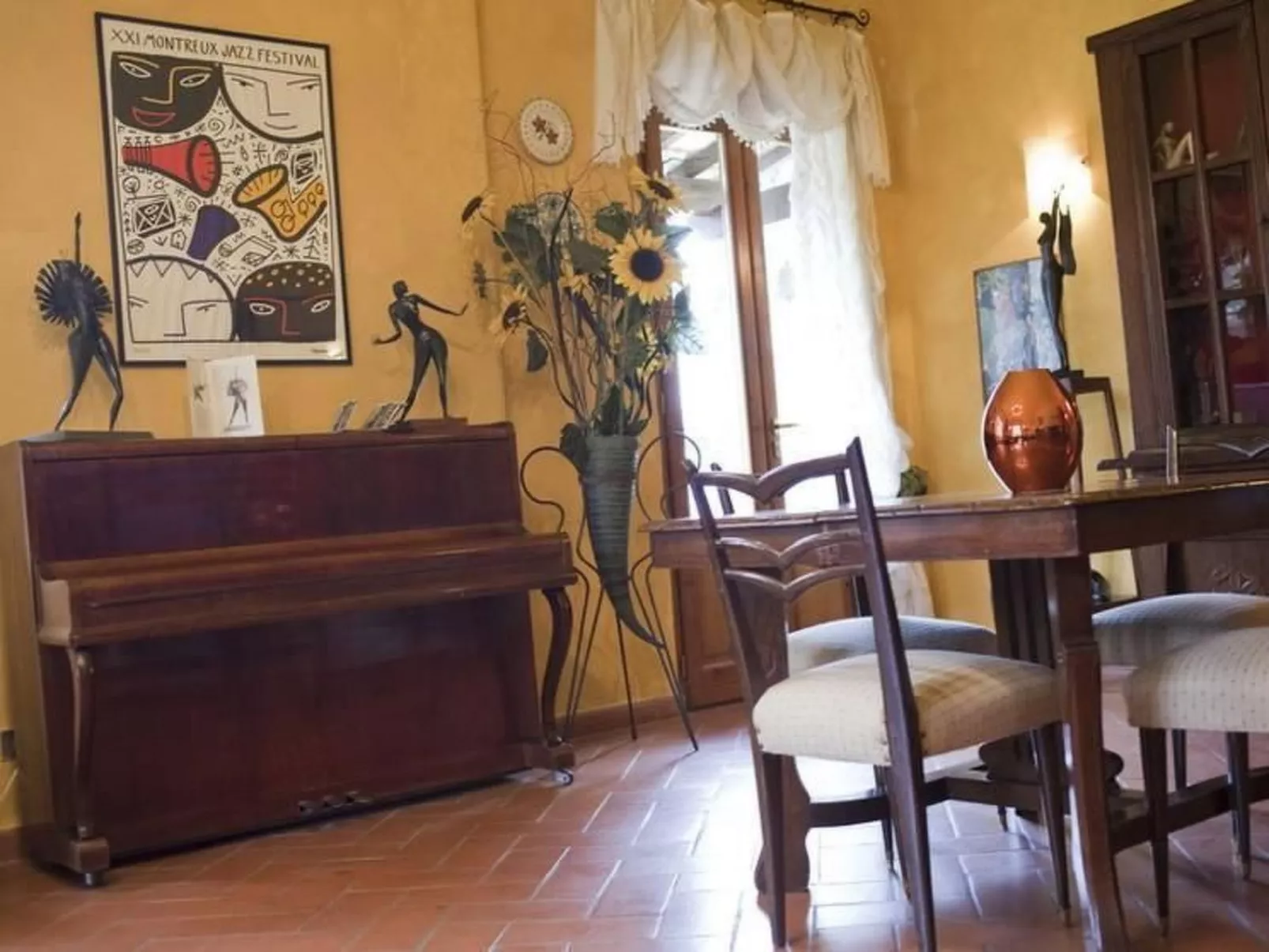 Tolles Ferienhaus in Pian Di Scò mit Privatem Pool und Panoramablick-Drinnen