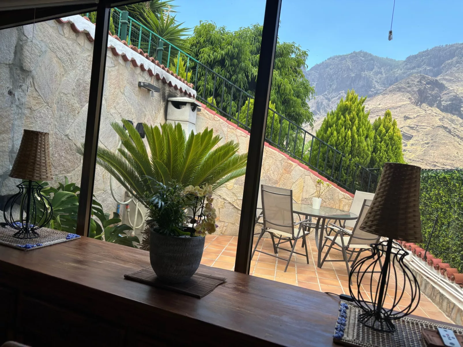 Haus mit Jacuzzi, Blick auf Berge, Meer und Entspannung-Inside