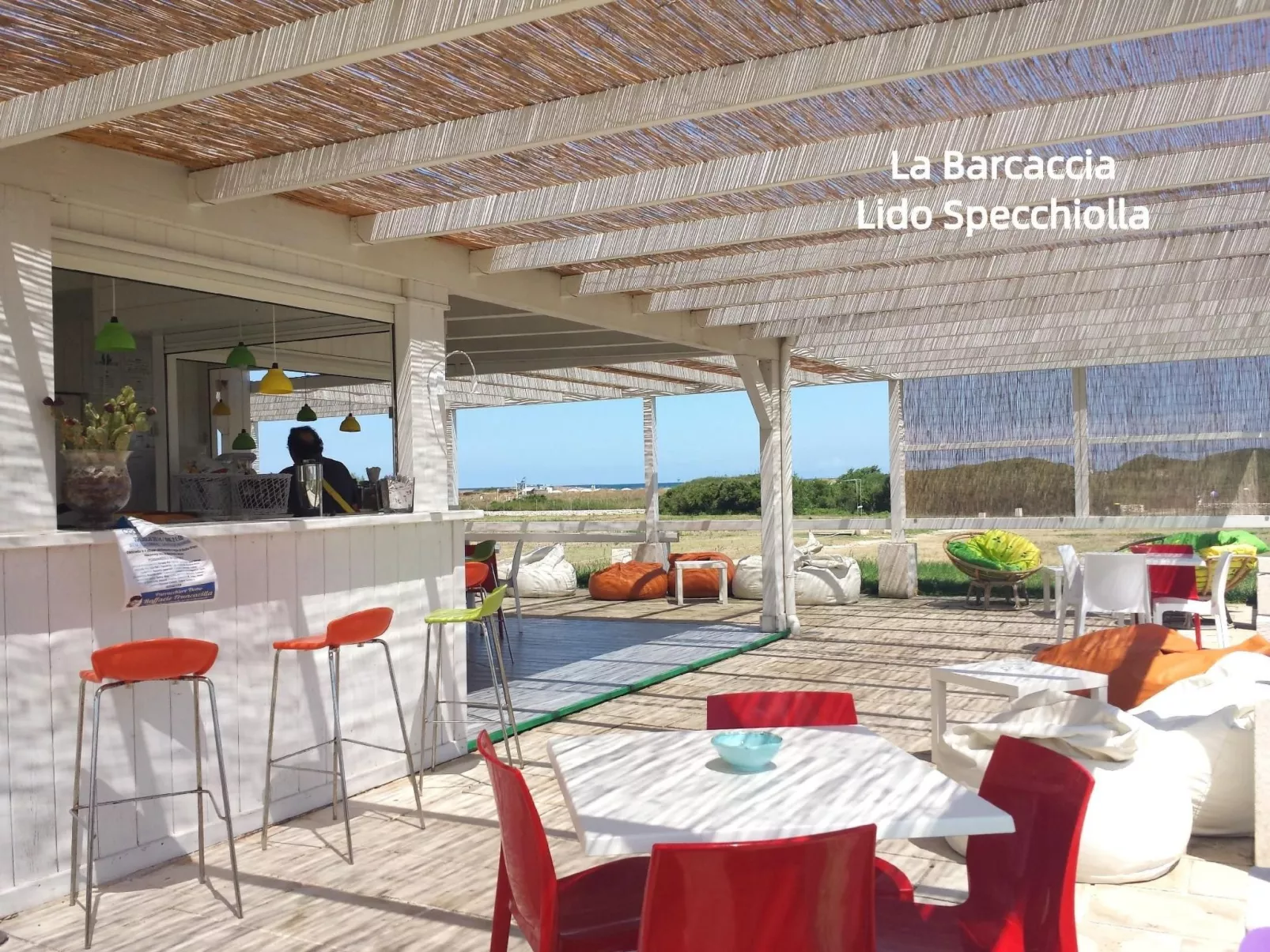 Weißes Haus im Salento-Drinnen