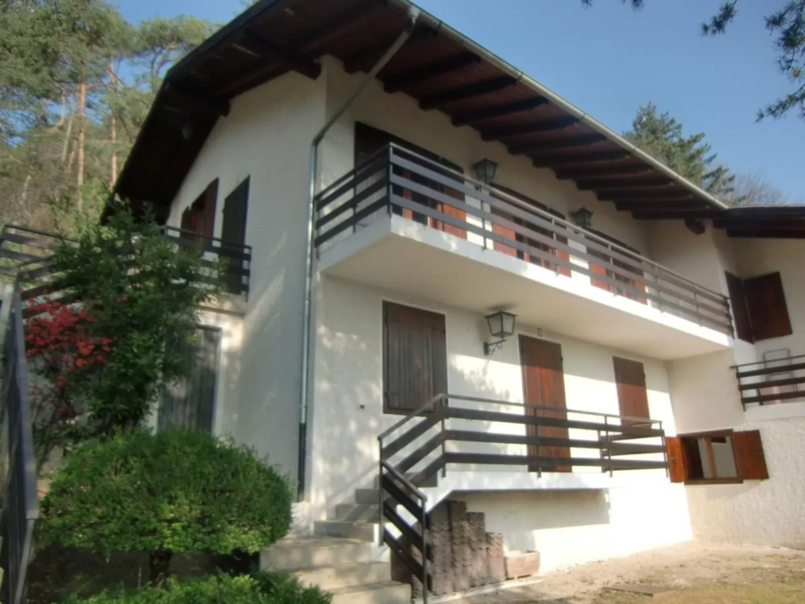 Wohnung im ersten Stock mit schönem Seeblick-Inside
