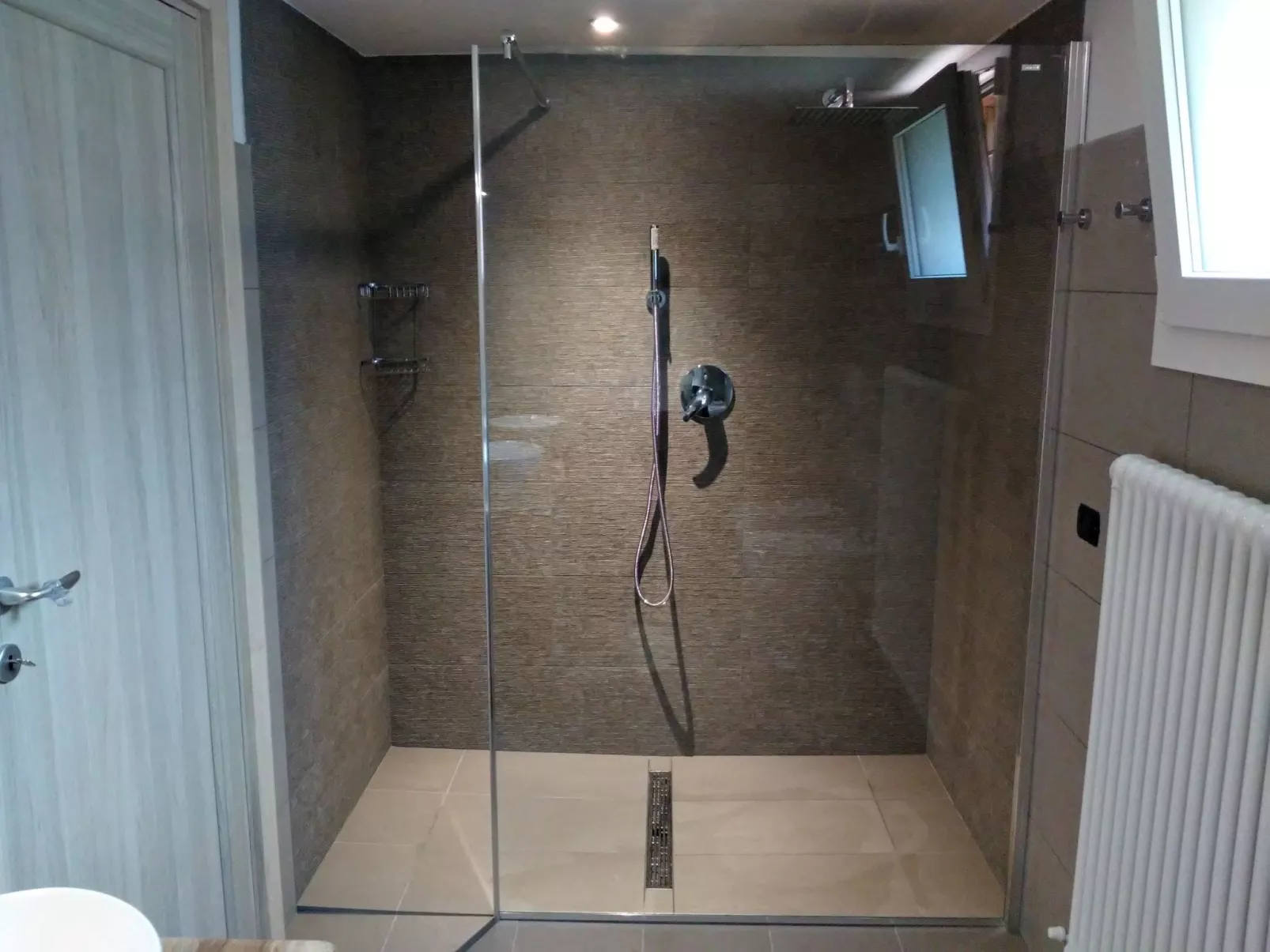 Freistehendes Haus mit privatem Garten-Dedans