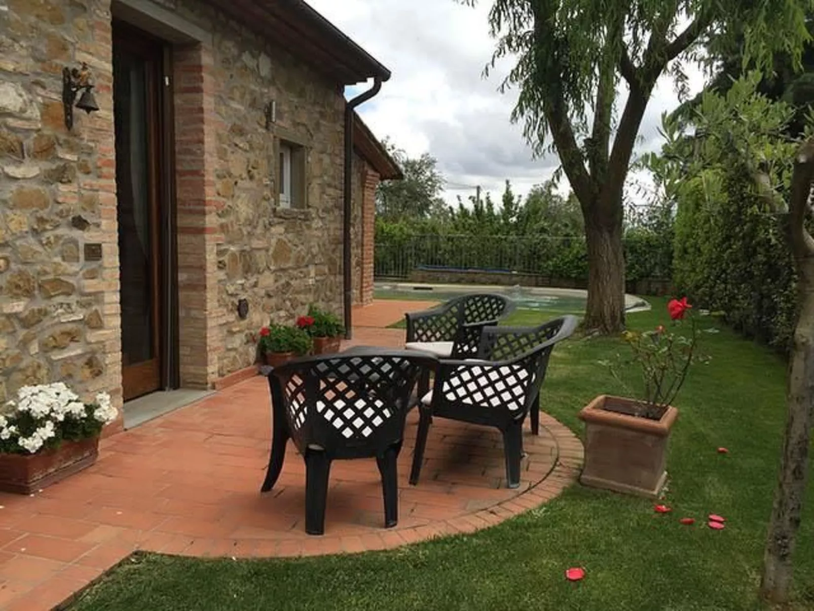 Gemütliches Ferienhaus mit Privatem Pool-Drinnen