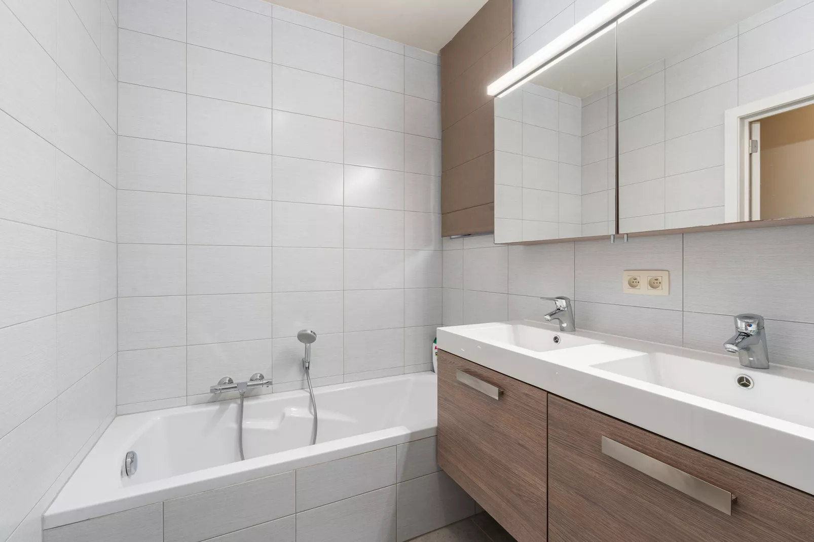 Zeetrapper 001-Bathroom