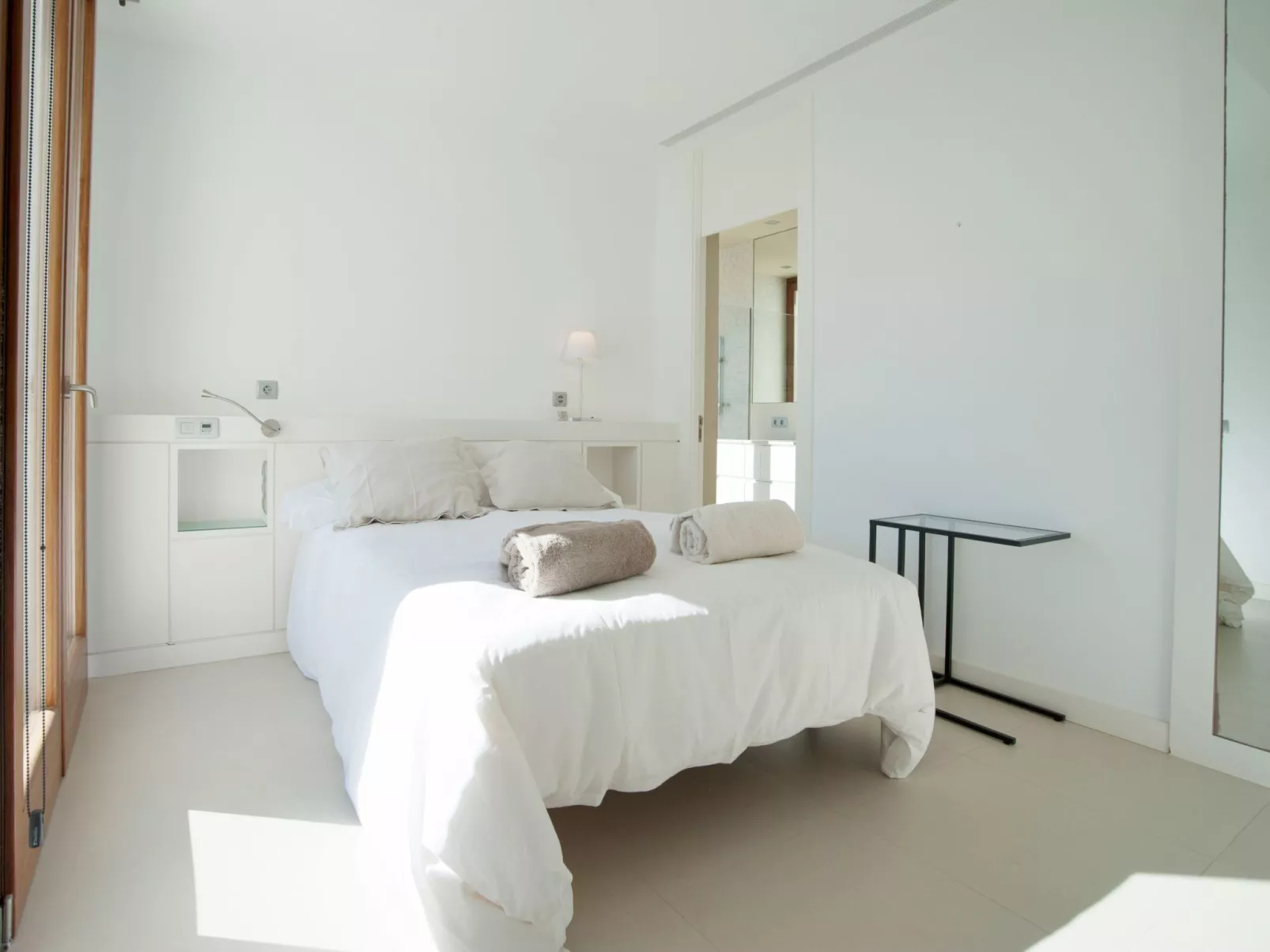 Majestätische Villa mit 5 Schlafzimmern und Pool direkt am Meer-Image-tags.info