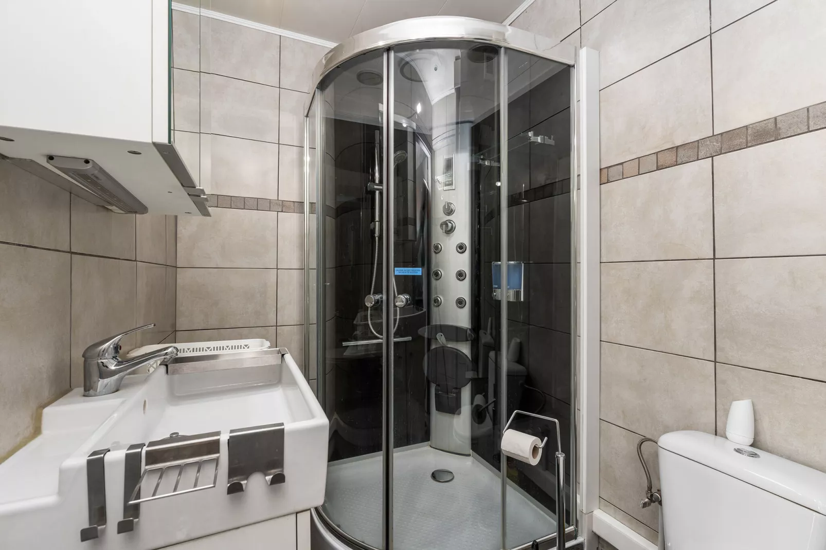 Scarphout G6-Bathroom