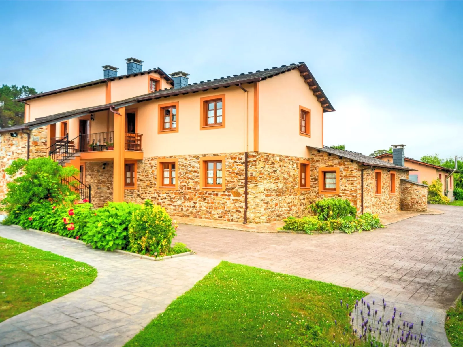 Unterkunft mit Aussicht in "Apartamentos Navalin".-Inside