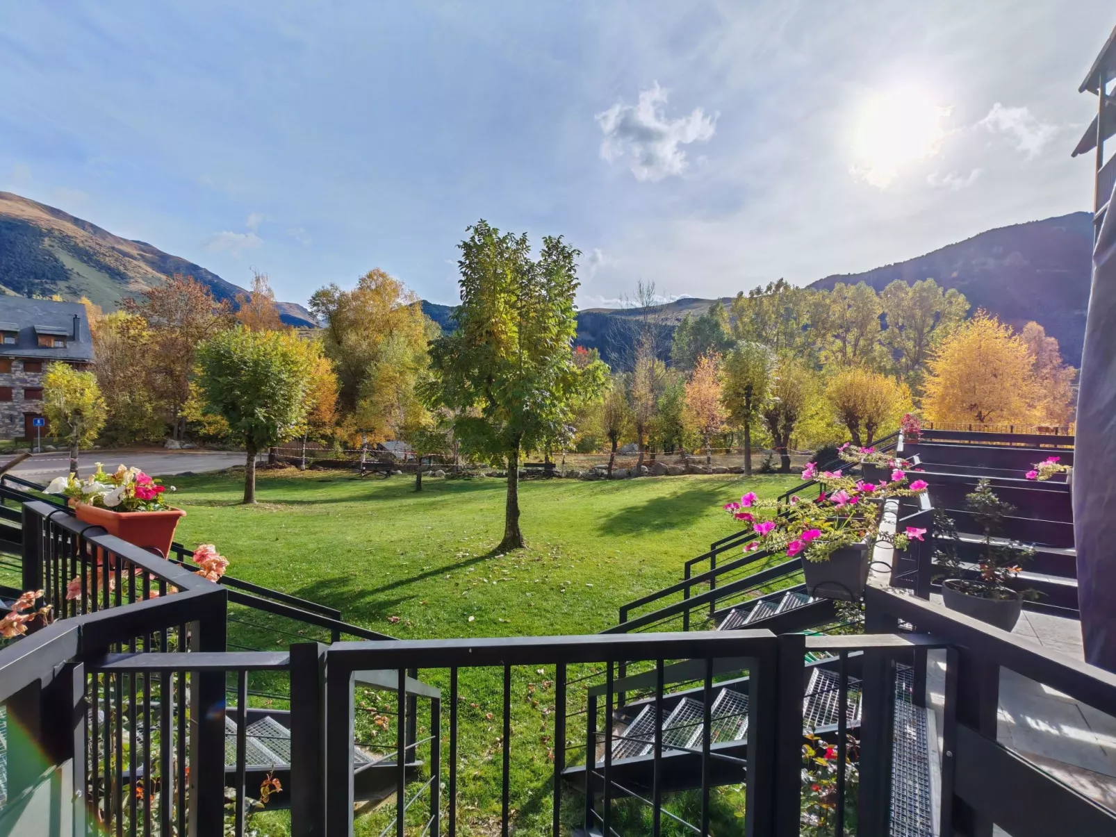 Wohnung Besiberri 3 befindet sich im Erdgeschoss mit Terrasse Vall de Boí-Inside