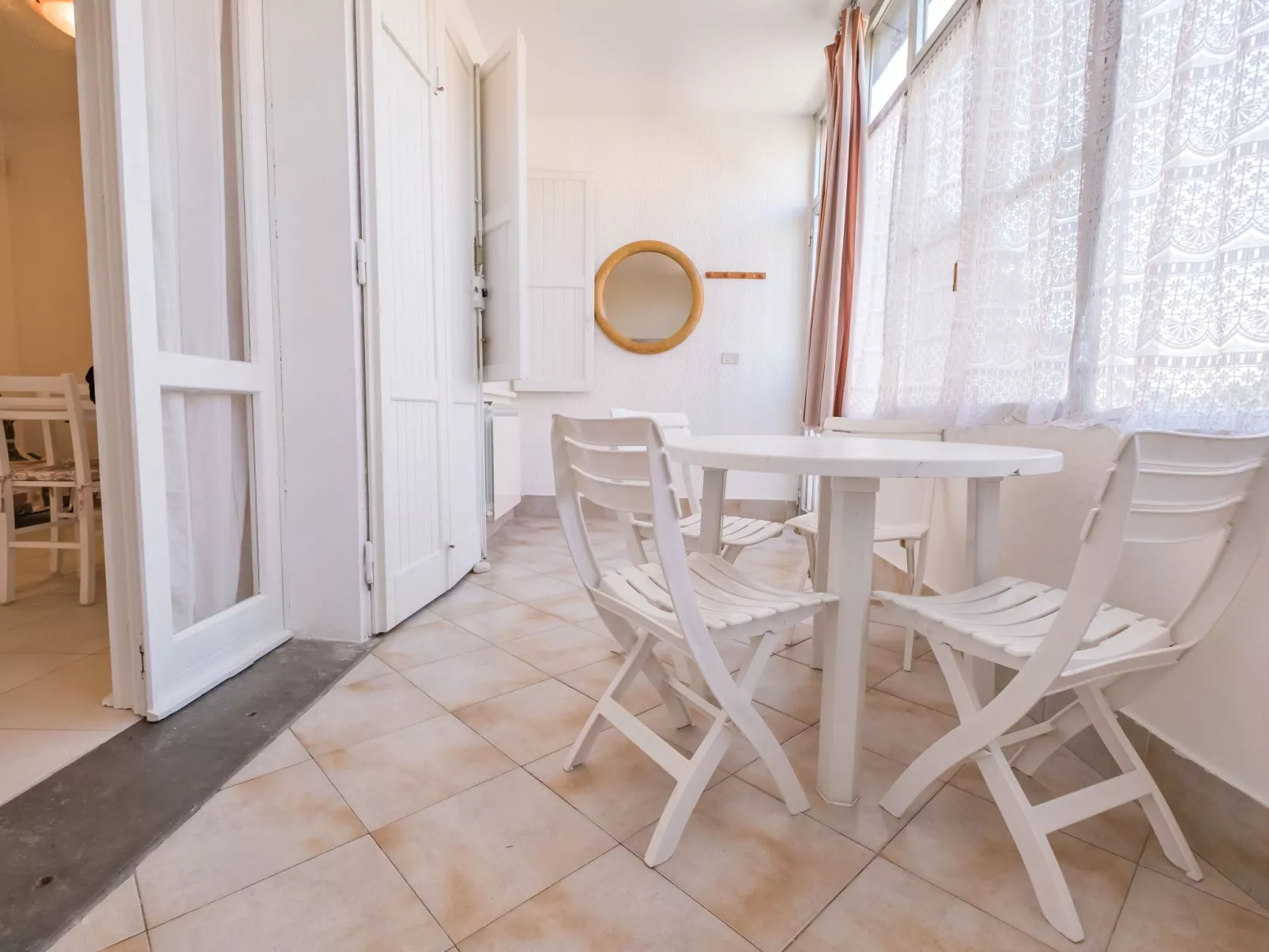 Charmantes Ferienhaus mit Garten, in der Nähe des Meeres-Inside