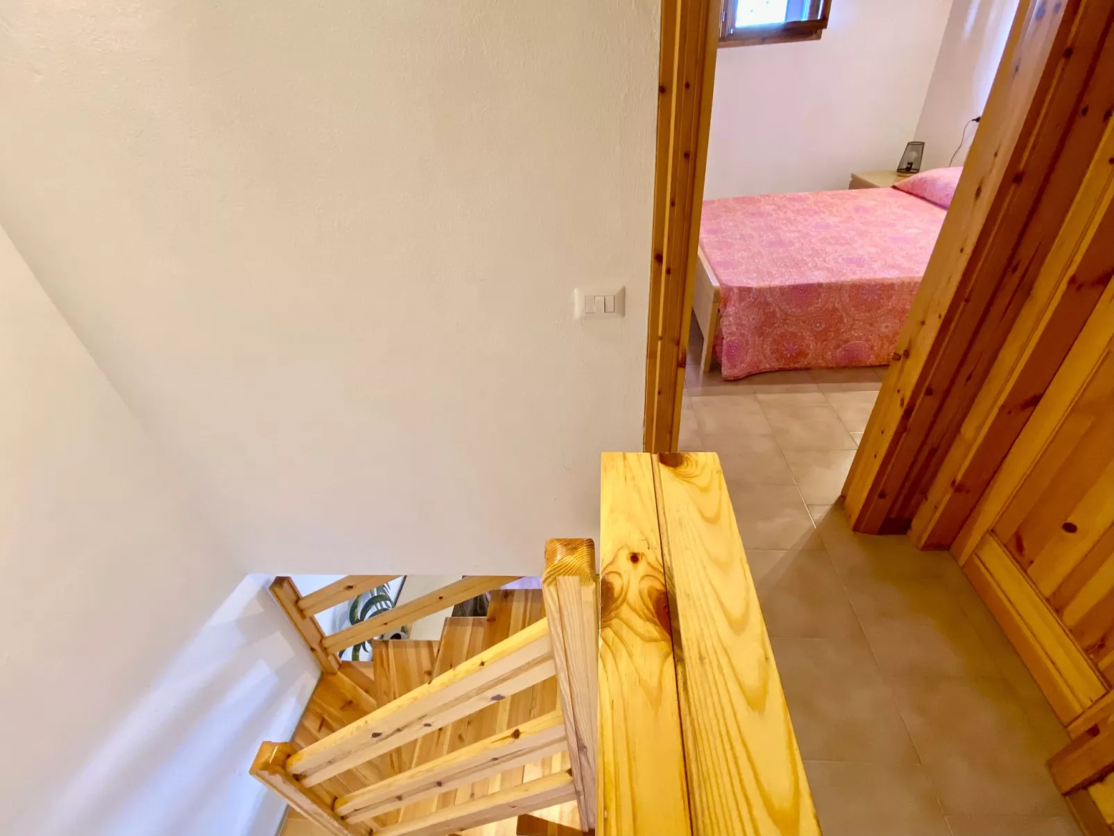 Vertikales Haus mit privatem Garten, 2 Klima-Inside