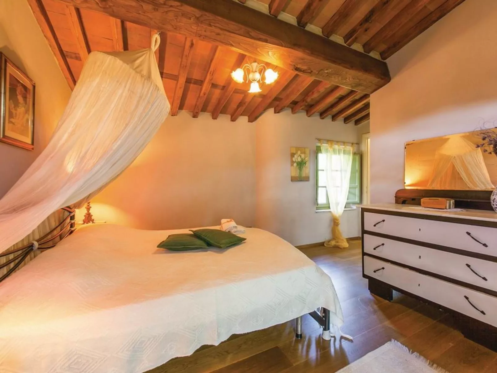 Haus mit Garten, Terrasse, in den Hügeln von Lucca-Inside