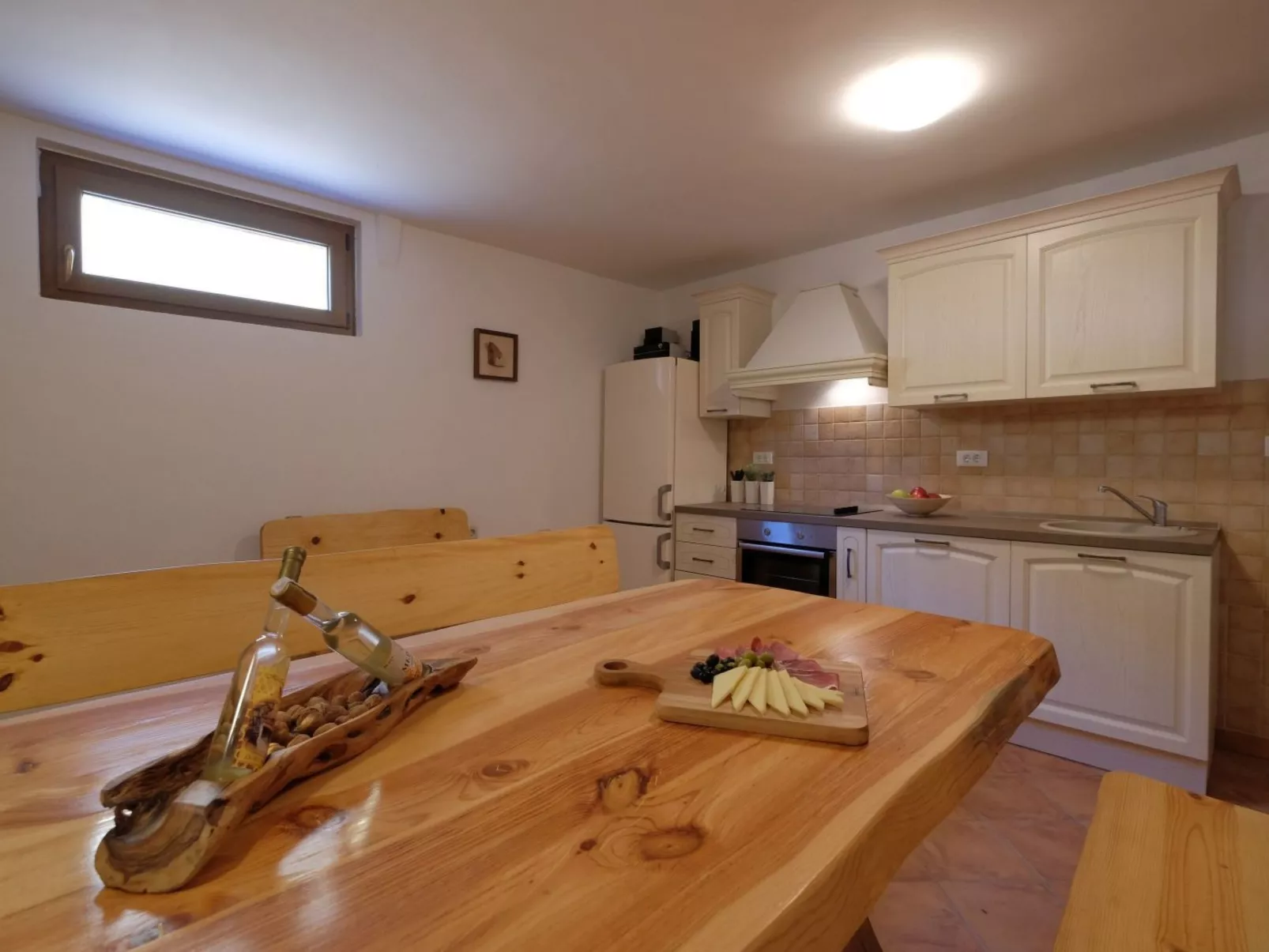 Nettes Ferienhaus in Pomer mit Privatem Pool-Dedans