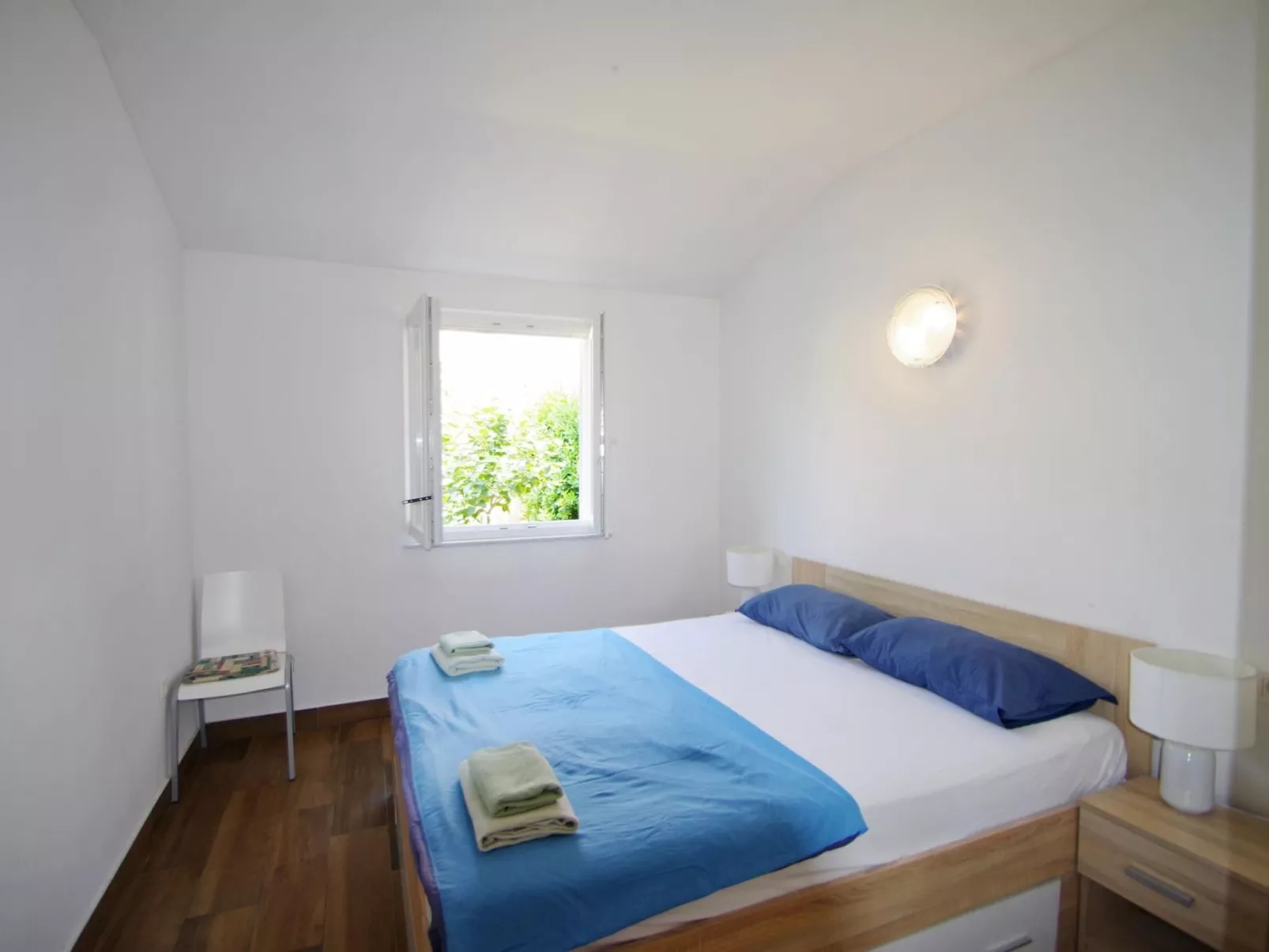 In Medulin, in der Nähe des Strandes-Drinnen