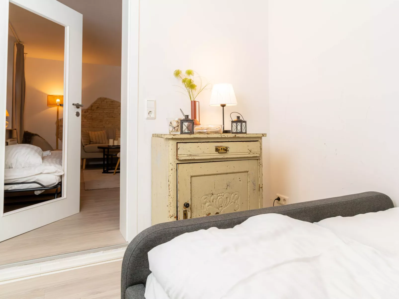 Koje Alexandra-Dedans