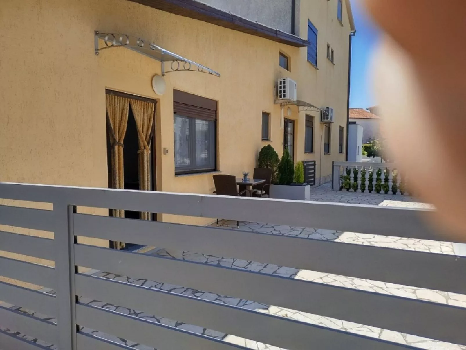 Wohnung "First" mit Terrasse-Draußen