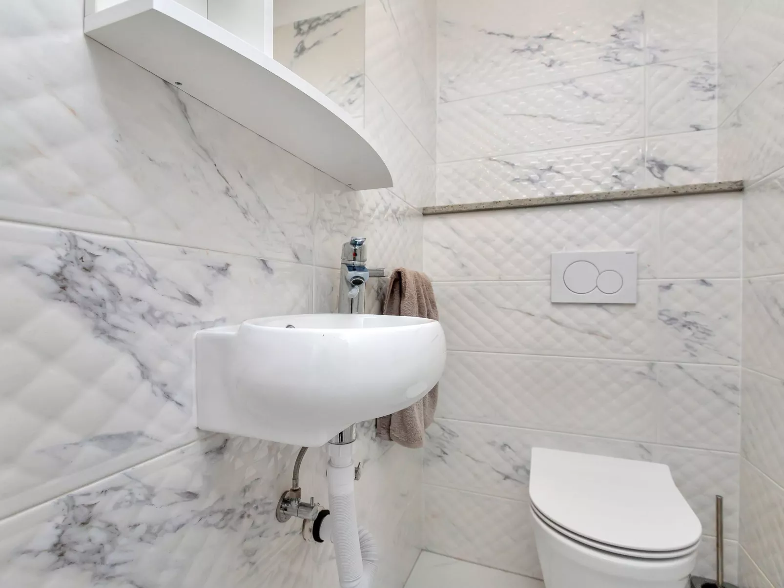 Villa mit beheiztem Pool und fünf Schlafzimmer-Dedans