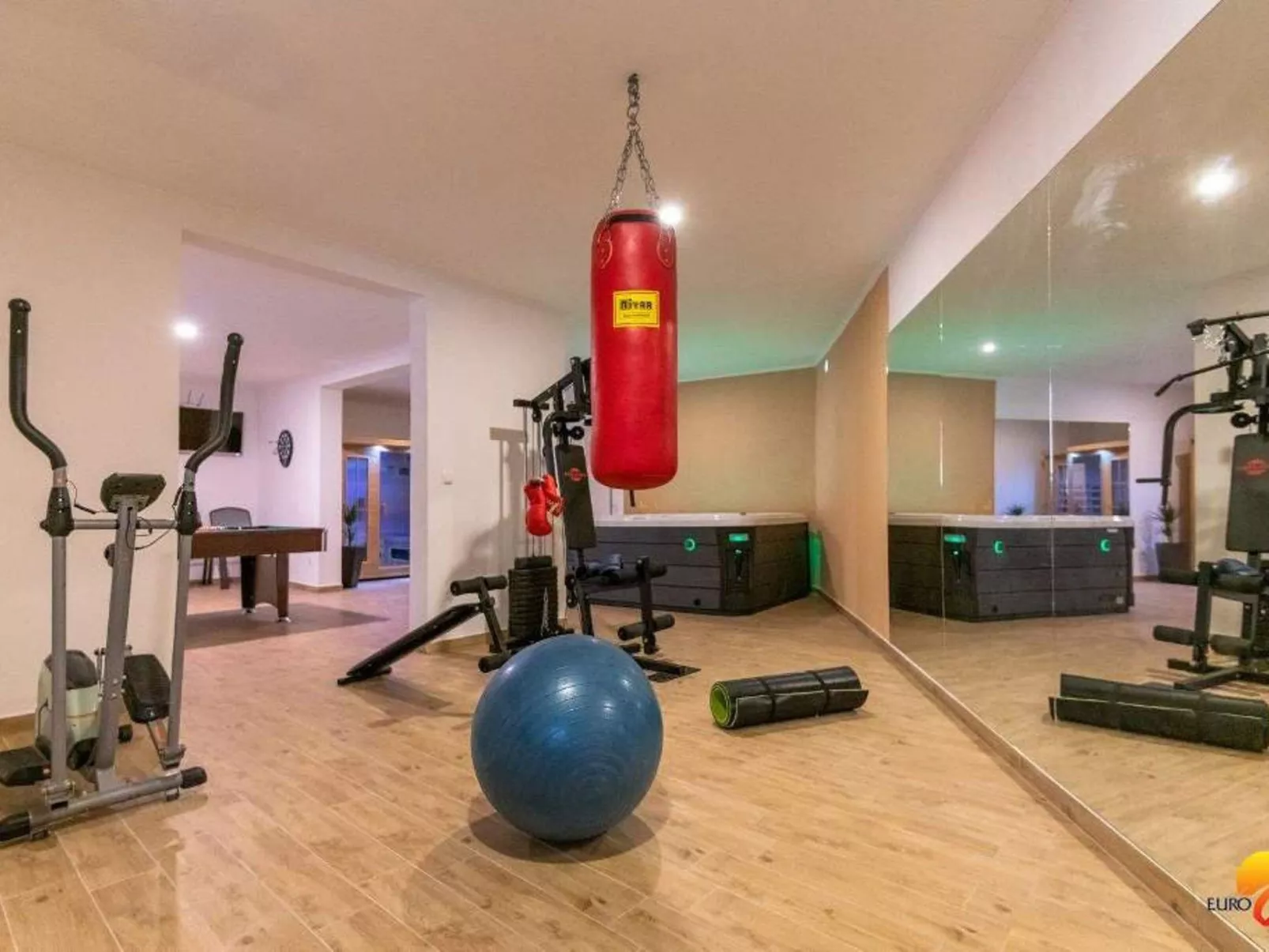 "Paola" mit eigenem Pool-Inside