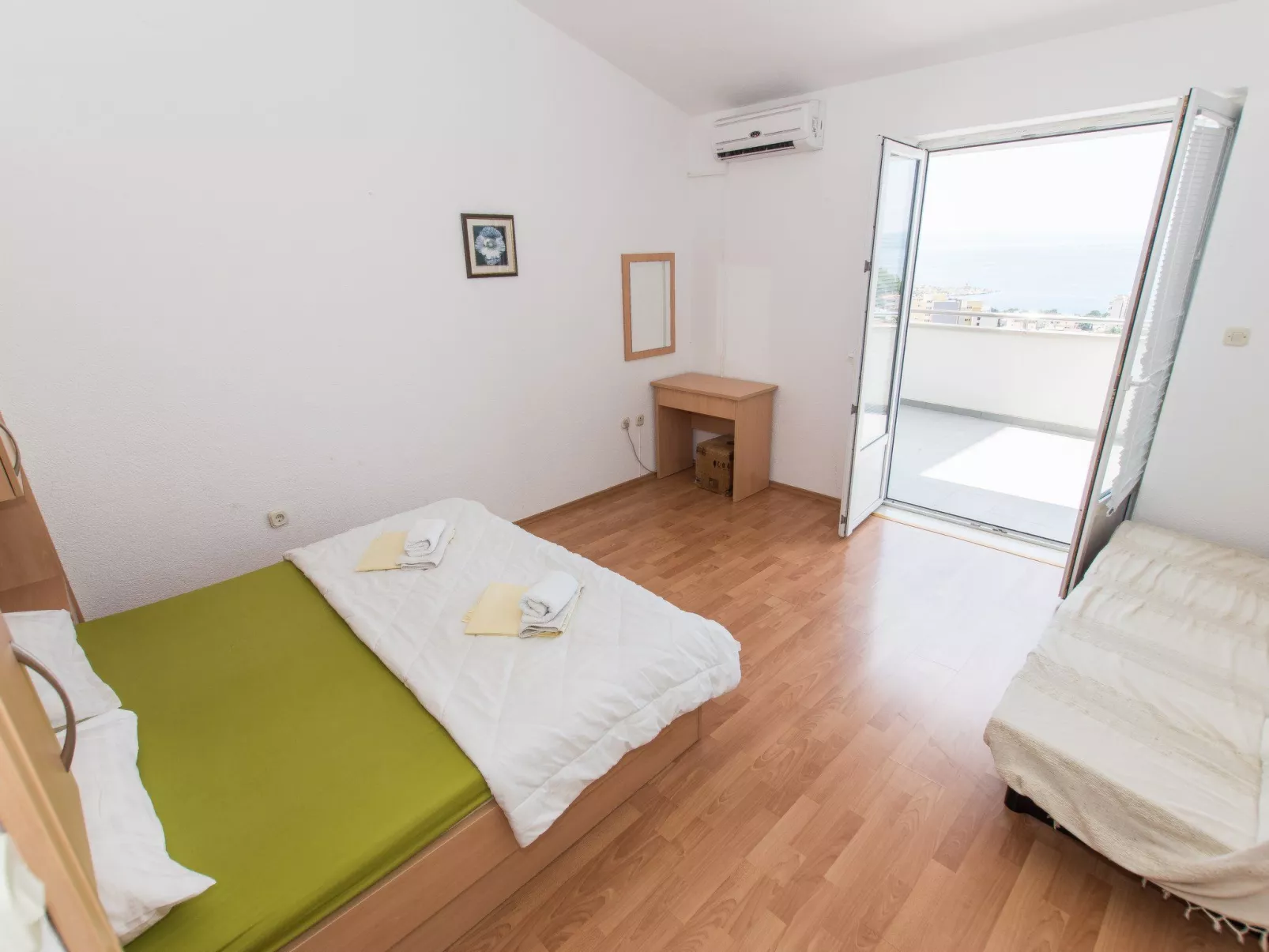 Ozzi mit privatem Pool-Inside