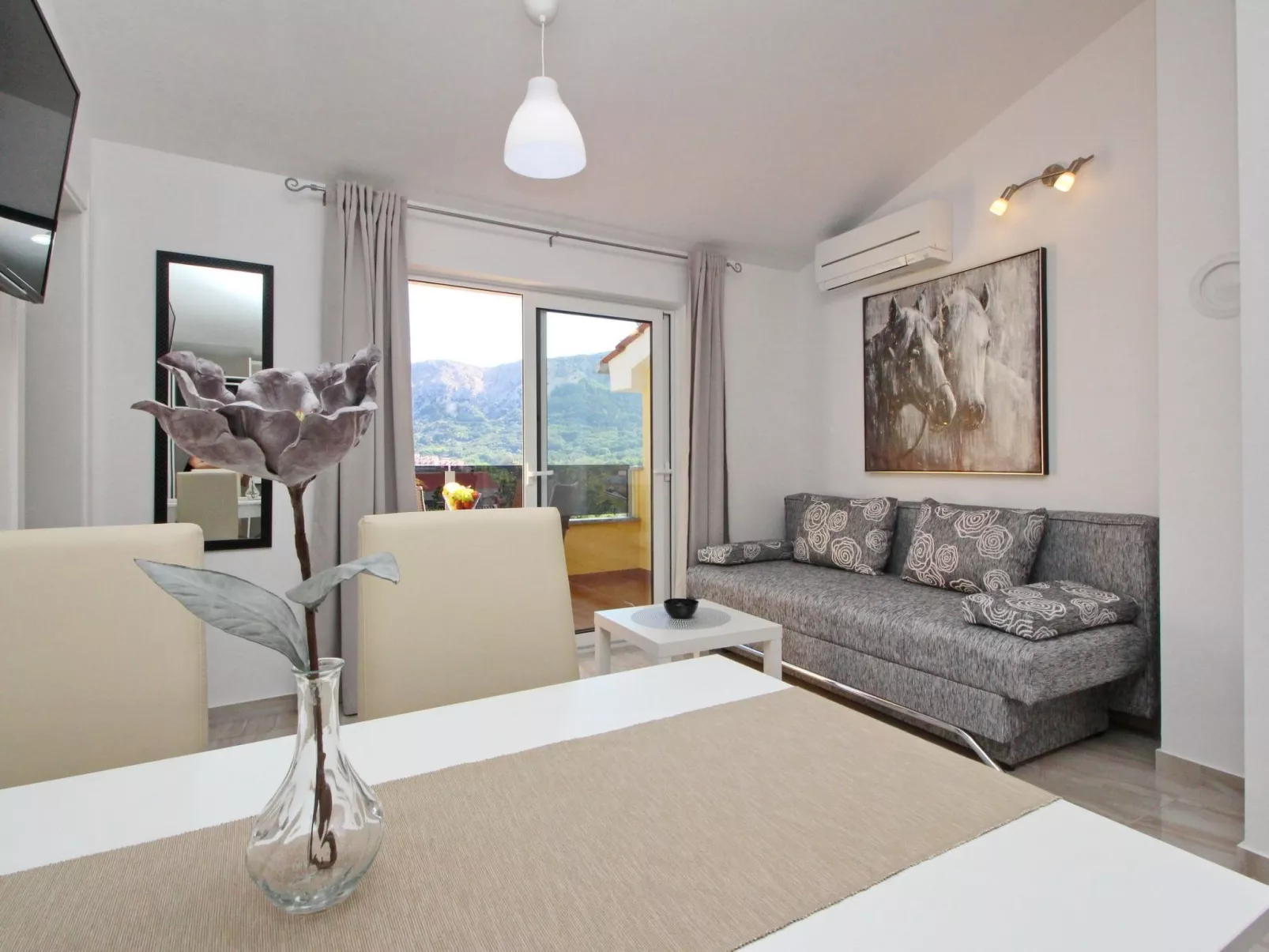 Charmantes Appartement in Baška mit Eigenem Balkon-Dedans