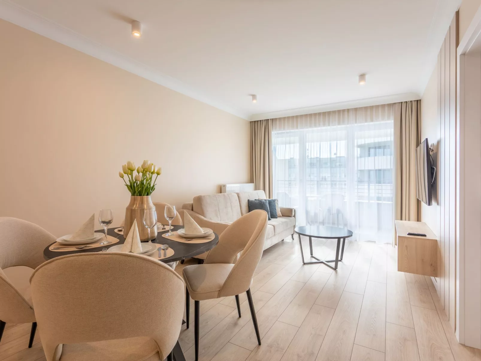 In den Sun Towers am Meer-Image-tags.info