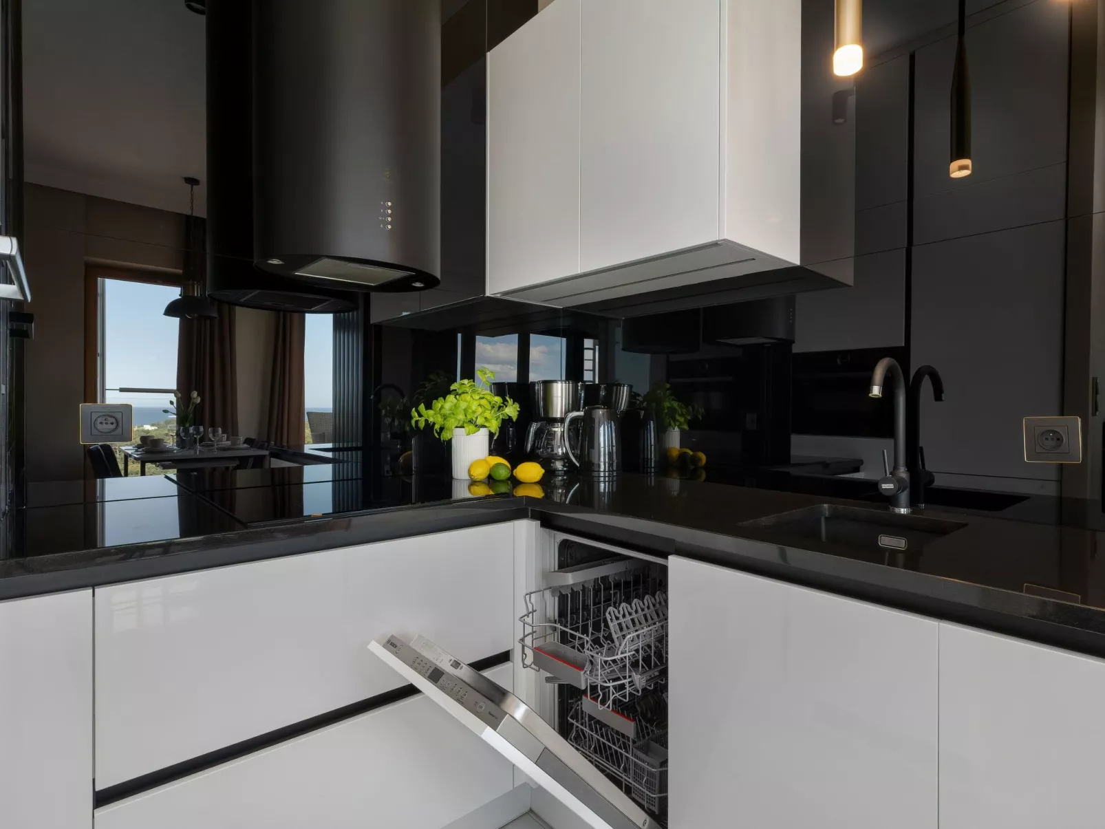 "Platan Tower 114"-Image-tags.info