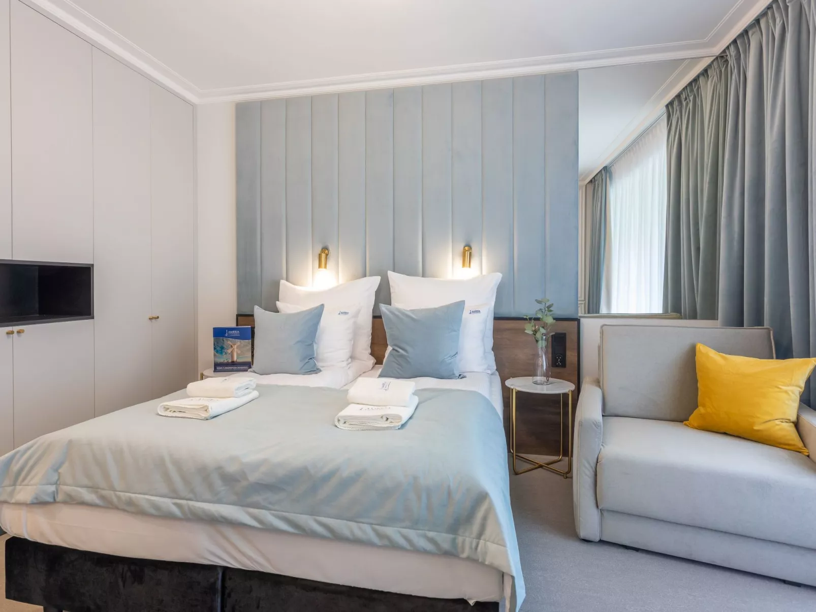 Mit Balkon am Meer-Image-tags.info