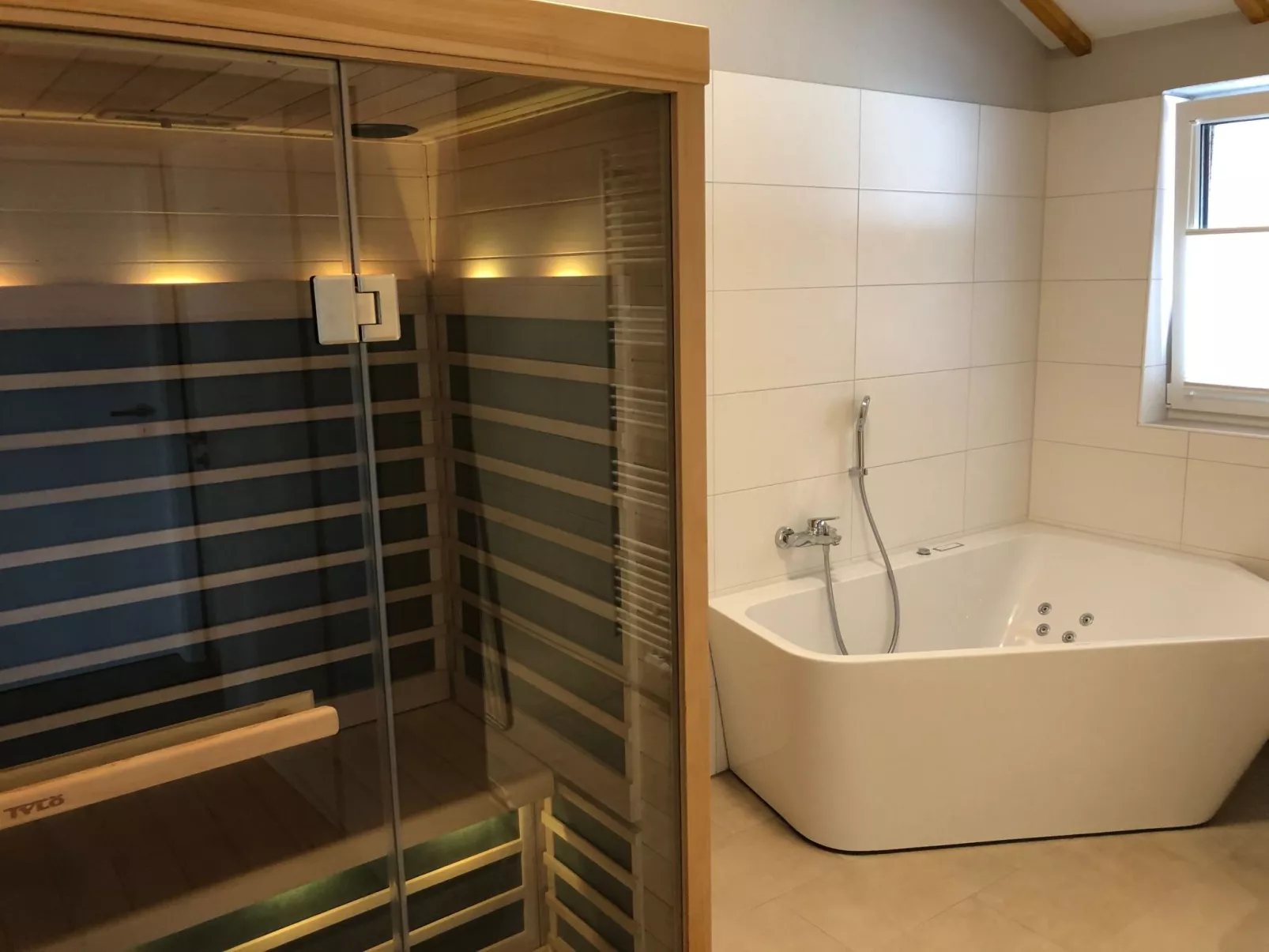 G15 Haus mit Whirlwanne direkt an der Nordseeküste-Inside