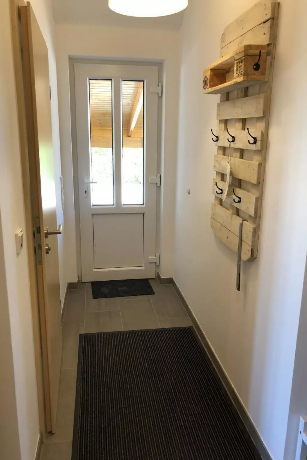 E21 Freistehendes Haus mit Garten und Deichblick-Inside