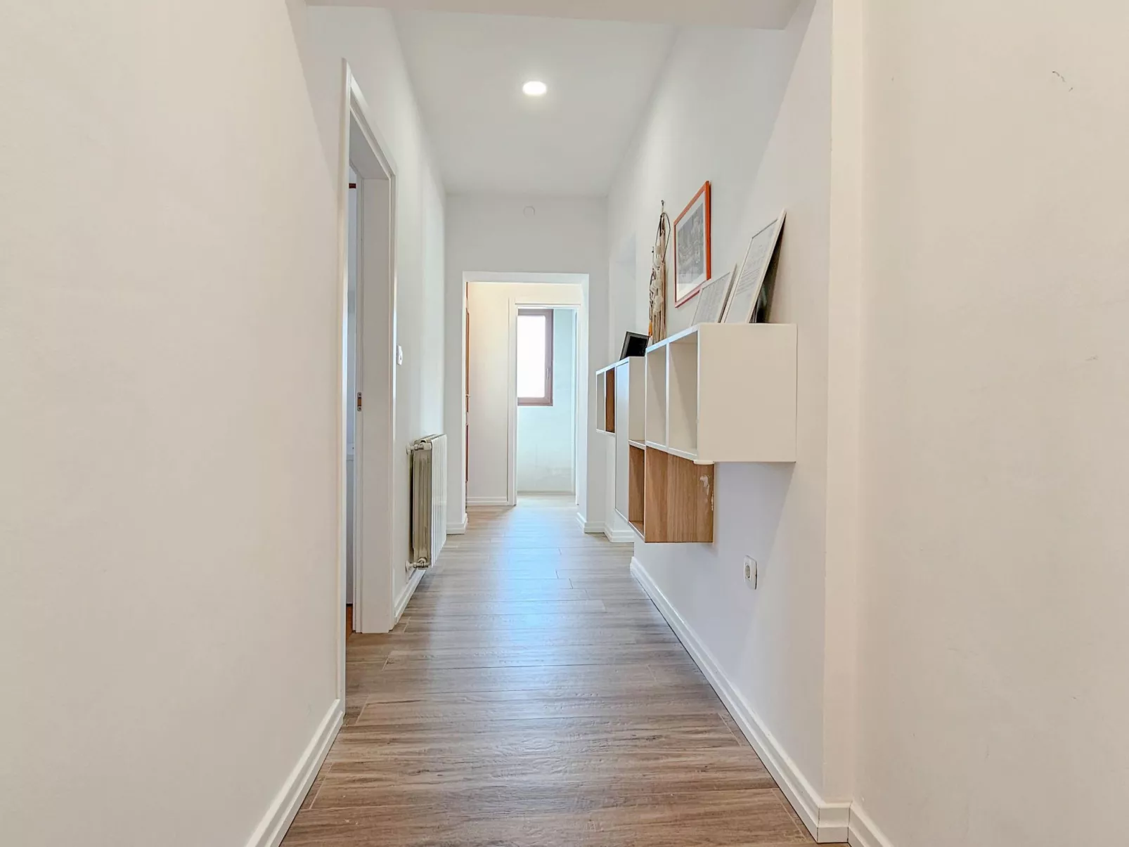 "Lara A4" mit Balkon-Inside