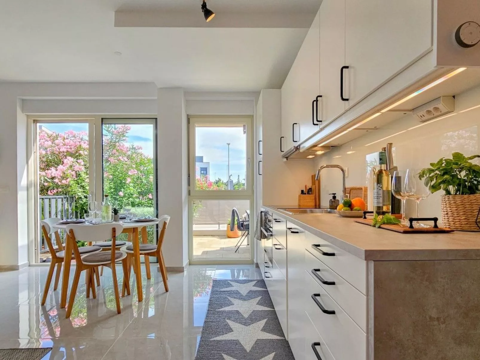 "Grüne Oase" mit Terrasse-Dedans