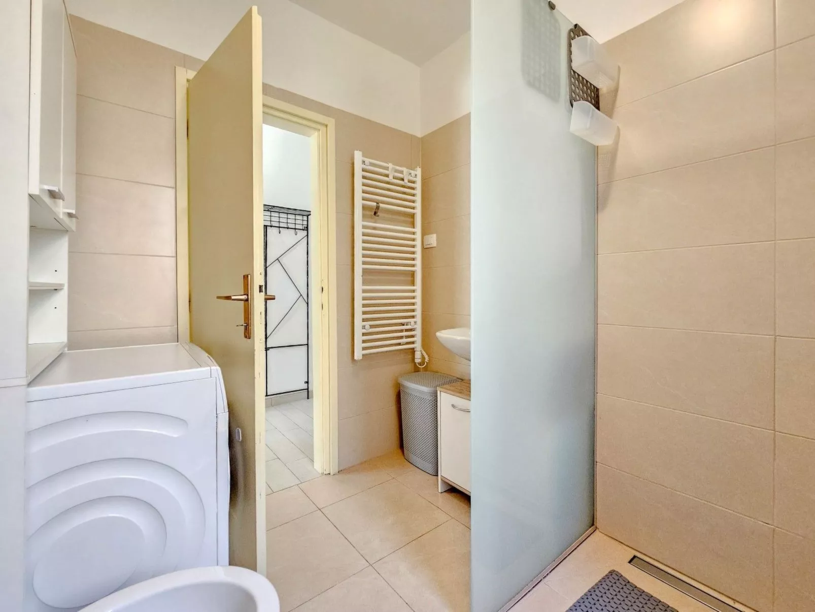 Wohnung 80m vom Meer mit Terrasse-Drinnen