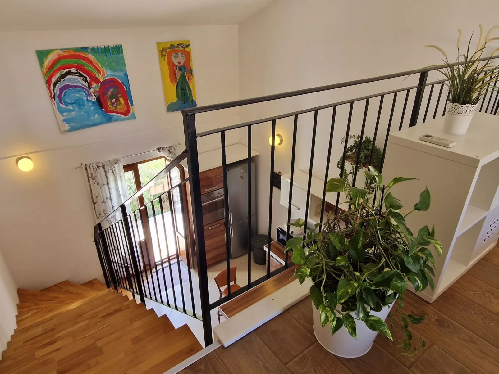 Freistehende Villa mit Garten und privatem Pool-Drinnen