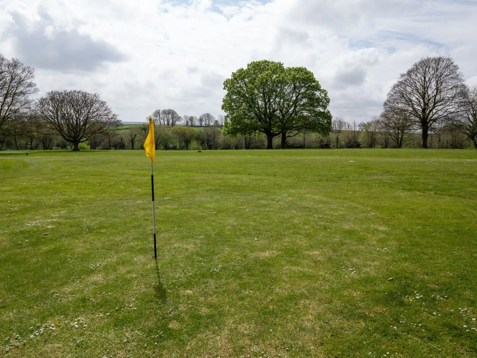 Haus in Saint Tudy mit gemeinschaftlichem Parkplatz-Outside