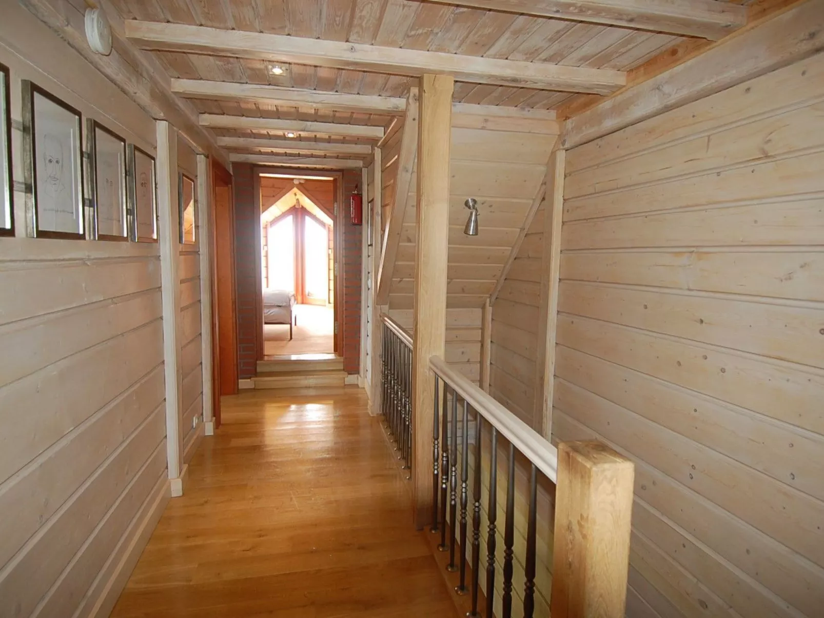 Mit Schwimmbad-Dedans