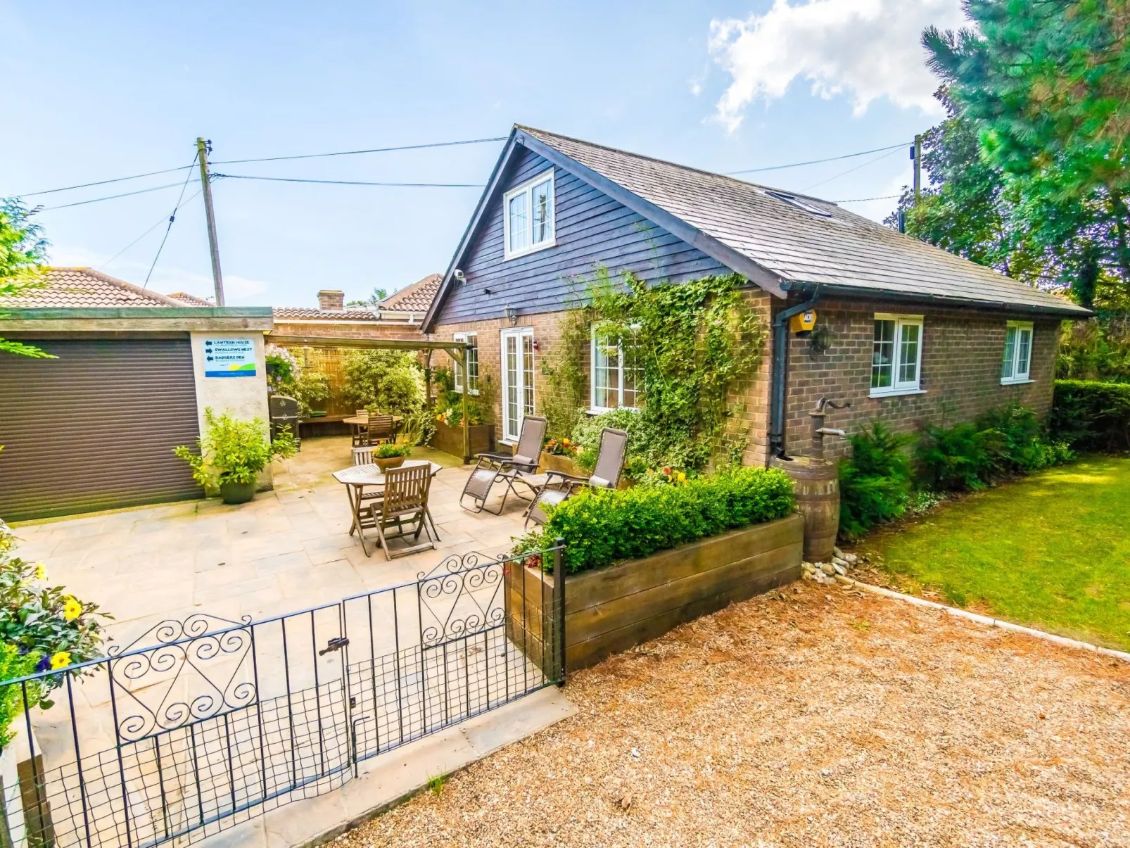 Schönes Ferienhaus in Hastings mit Whirlpool, Terrasse und Garten-Draußen