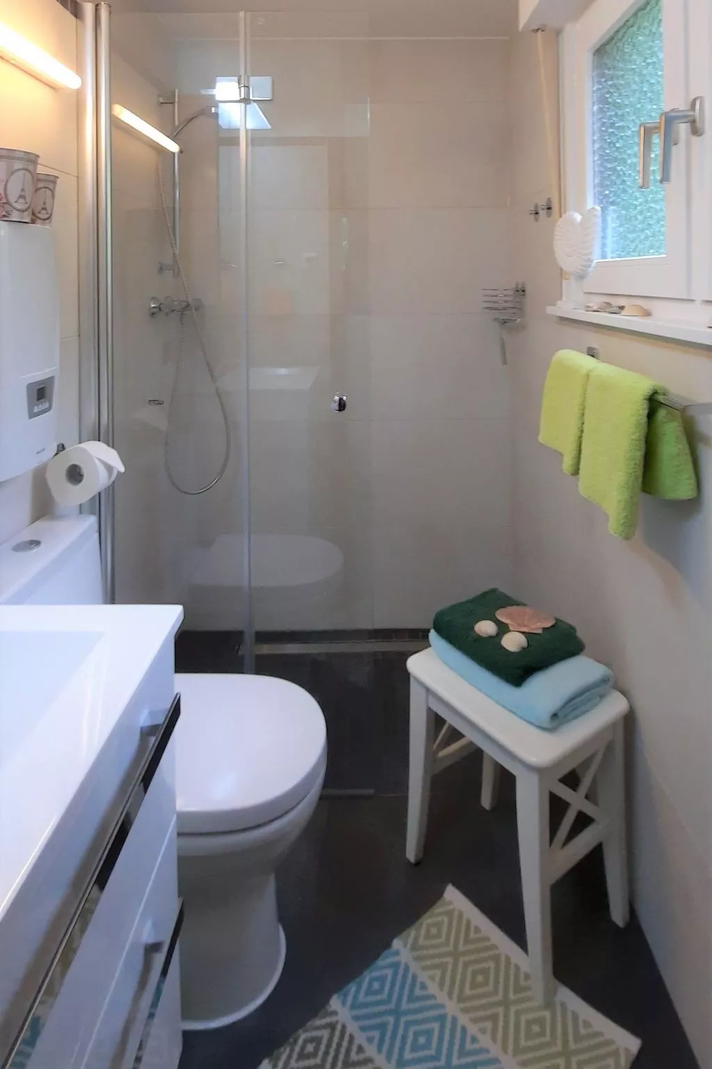 Schlossblick mit Teilseeblick-Inside