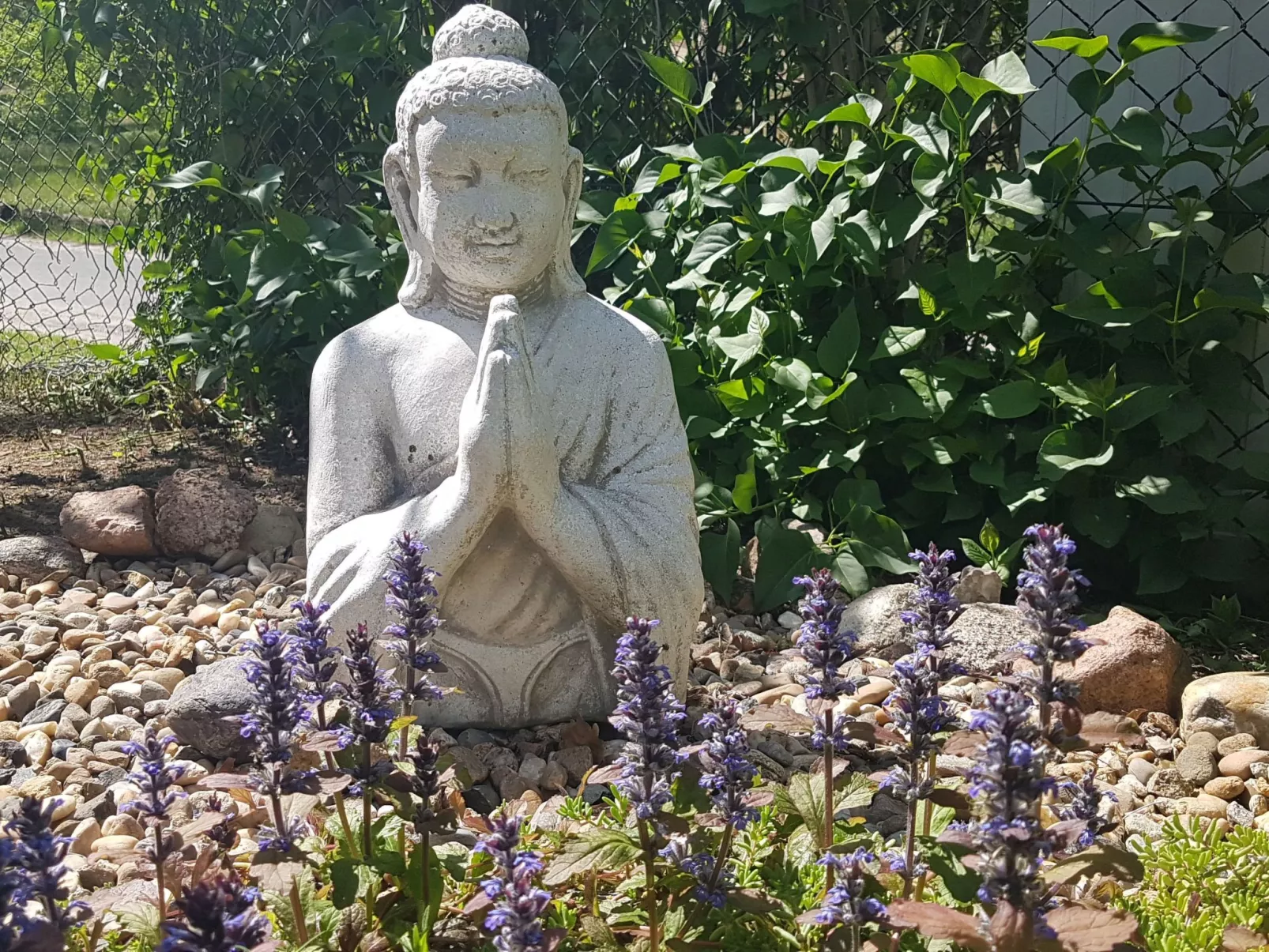 Mit Garten, Grill und Terrasse-Inside